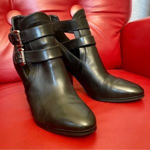 MICHAEL KORS GENUINE LEATHER DOUBLE BUCKLE ANKLE BOOT SIZE 8.5